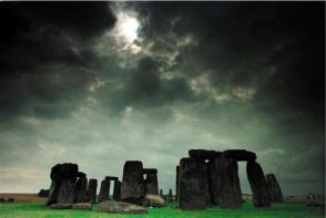 Stonehenge The Stone Age Britons who built Stonehenge had a knowledge of advanced geometry, 2,000 years before Pythagoras