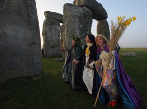 autumn-equinox-stonehenge autumn-equinox-stonehenge
