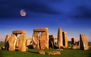 Some people believe Stonehenge should be lit at night 