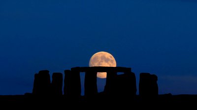 harvest-fullmoon-stonehenge