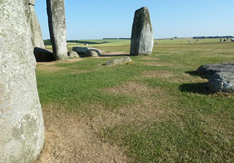 Parchmarks discovered at Stonehenge by staff Simon Banton and Timothy Daw © Simon Banton/English Heritage