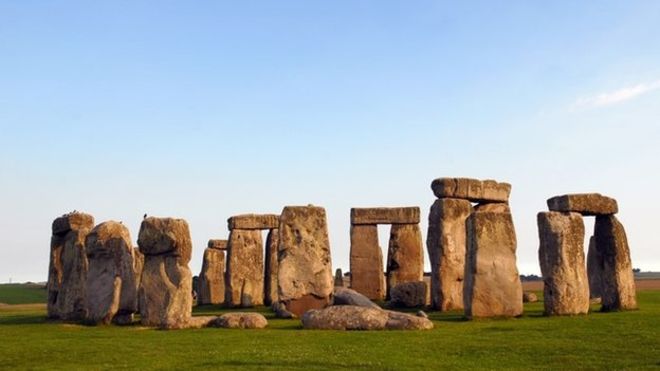 A temporary coach park will be built near to Stonehenge, Wiltshire Council has agreed