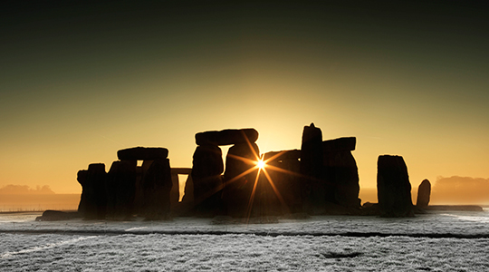 frosty-sunrise-henge